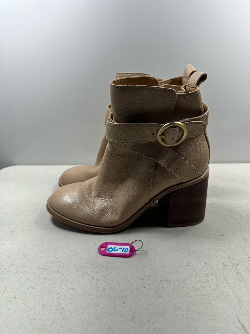 Crown Vintage Women's Courla Sand Glaze Bootie Size 7,5